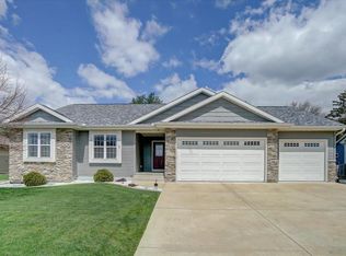 4358 Memorial Cir, Windsor, WI 53598