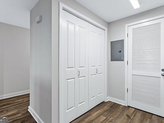 5th image of 3338 Peachtree Rd NE APT 702