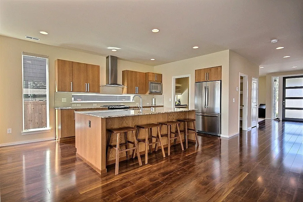 4 bed, 2.5 bath, 3024 sqft, $4,495 — Photo 3