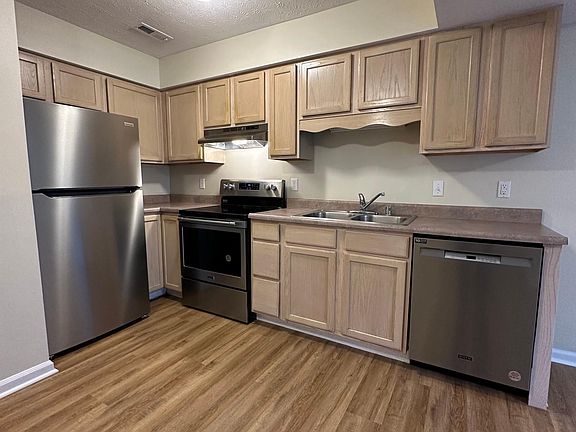 2nd image of 112 Shamrock Ln APT 4