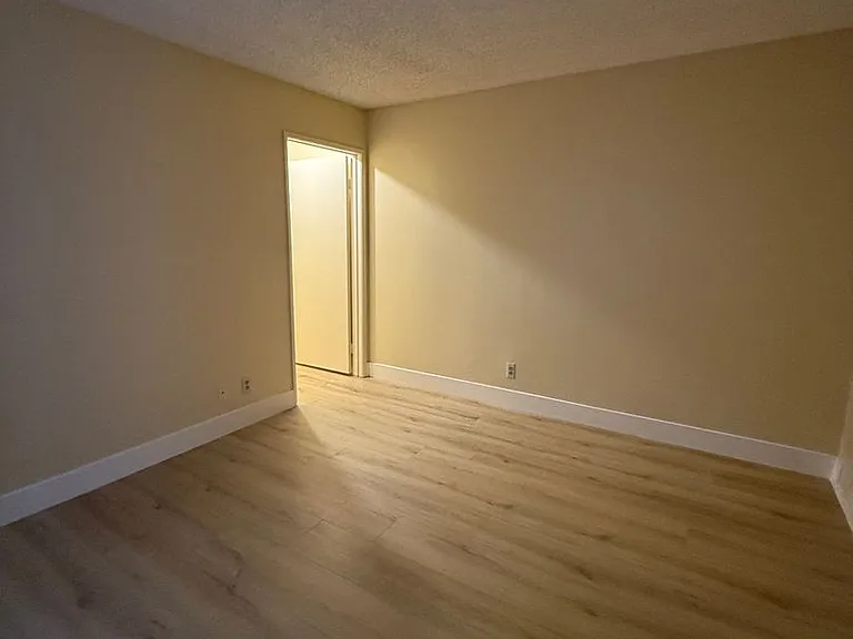 807Bunk — Photo 30