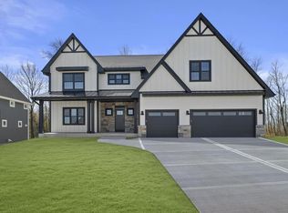 N54W19323 Broadwing Pl, Menomonee Falls, WI