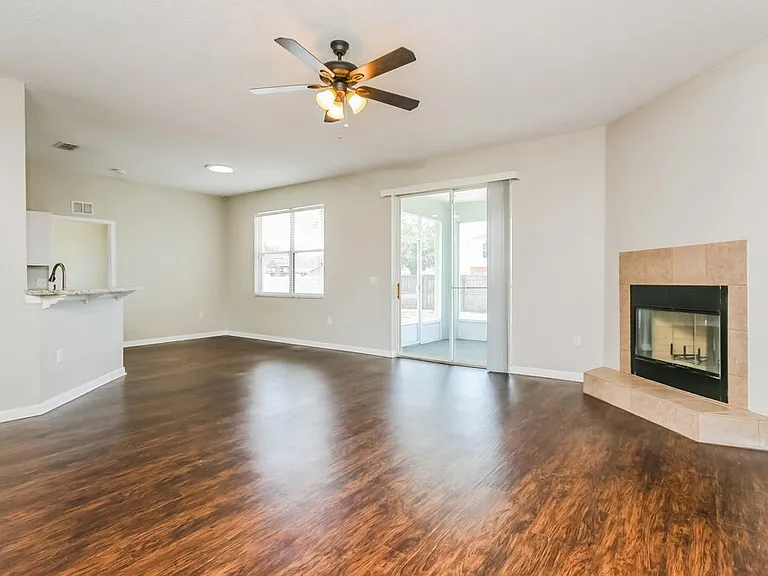 6033 Live Oak Dr — Photo 4