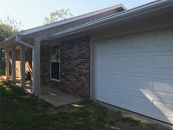 4th image of 1017 Little Flock Dr