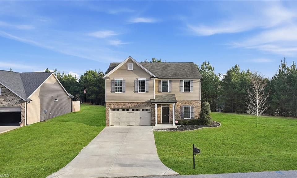 1st image of 142 Bald Cypress Dr