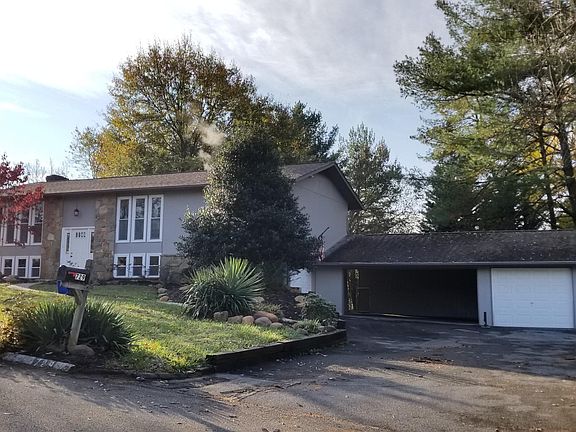 3rd image of 729 W Meadecrest Dr