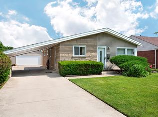 7438 Arcadia St, Morton Grove, IL 60053