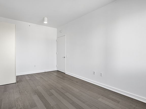 3rd image of 2922 Northern Blvd #1505A