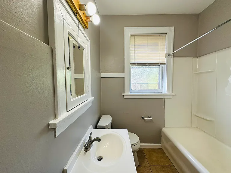 2516 Bellevue Ave #2N — Photo 3
