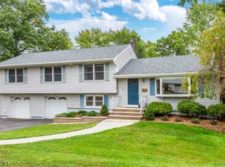 108 Elmwood Pl, Wyckoff, NJ 07481