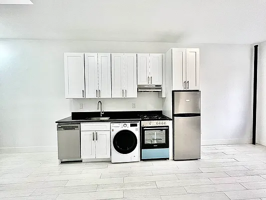 Rented by Bond New York | media 16