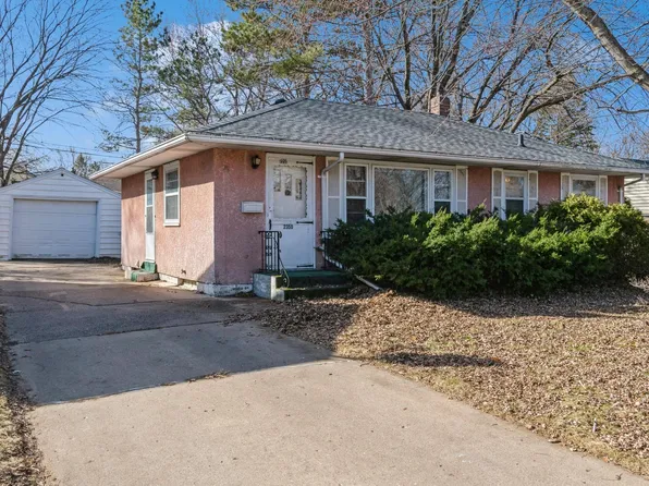 2350 Cowern Pl E, North Saint Paul, MN 55109