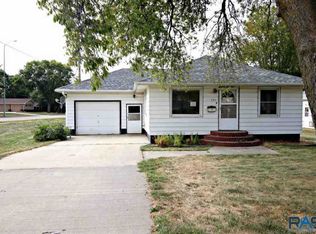 111 N 5th St, Menno, SD 57045