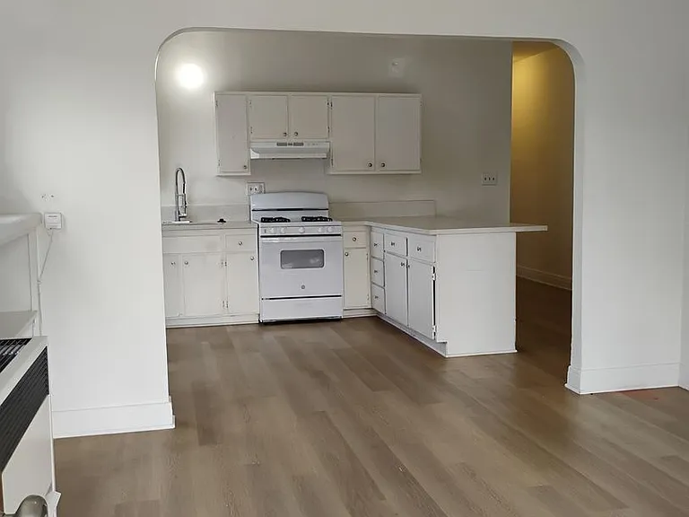 2229 Vineyard Ave — Photo 8