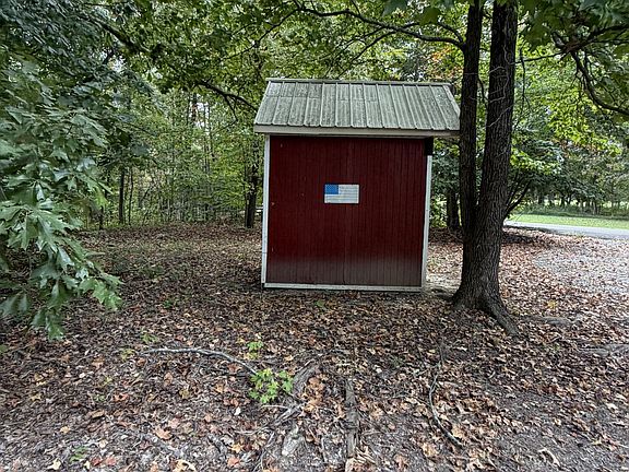 5th image of 397 Buck Perry Rd