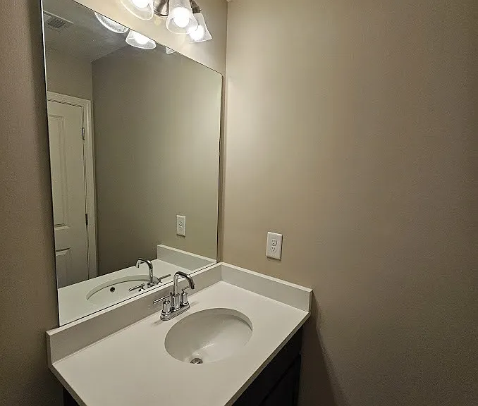 808 Belfry Ter — Photo 14