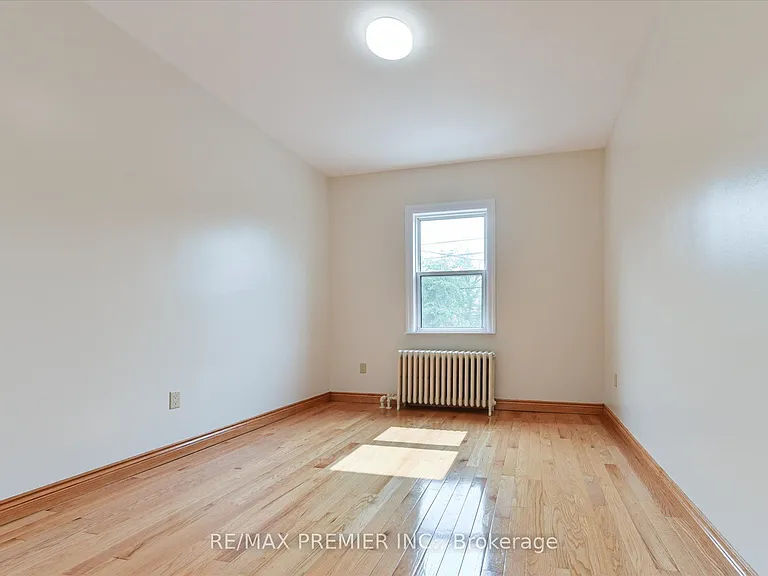 1575 Bayview Ave — Photo 10