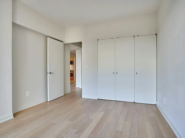 Columbus Cir #N17A — Photo 4