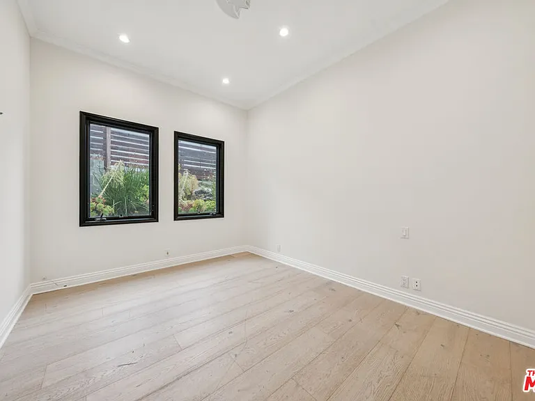 4576 Martson Dr — Photo 22