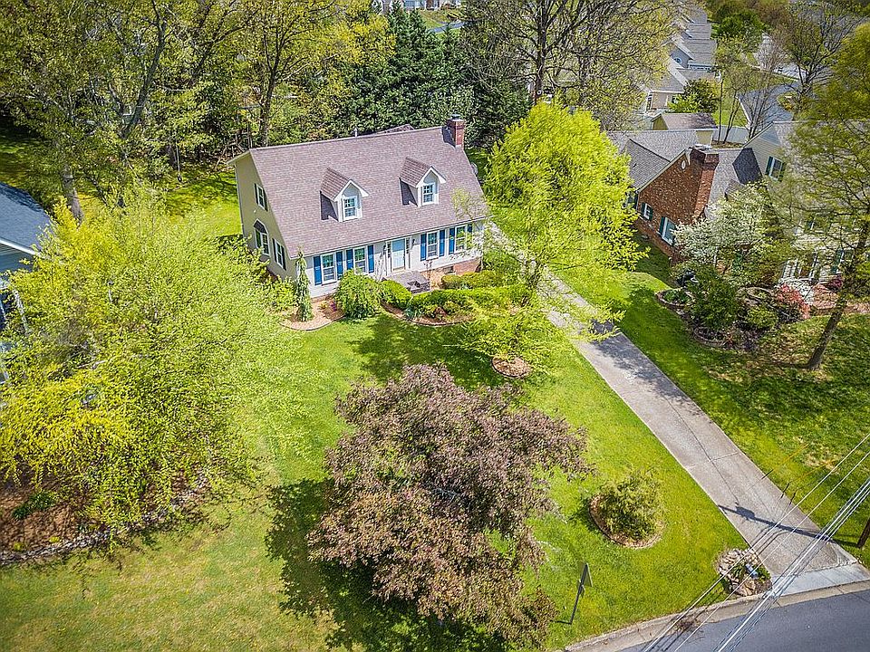 1st image of 2810 Steven Dr
