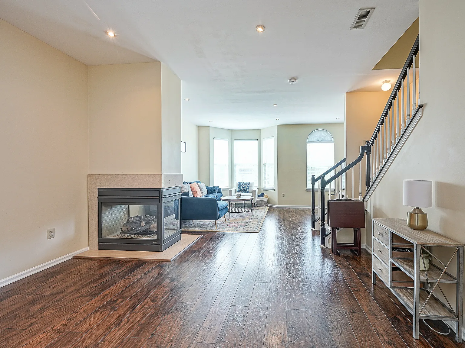 4 bed, 1932 sqft, $2,650 — Photo 4