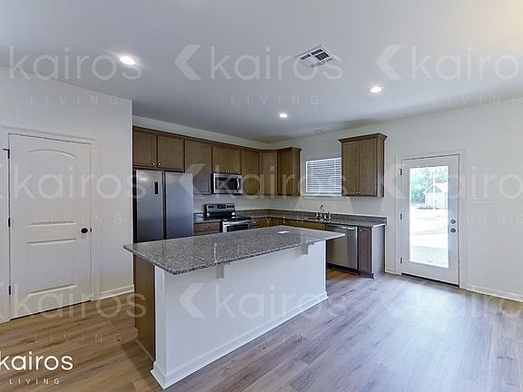 4th image of 118 Teddy Ln