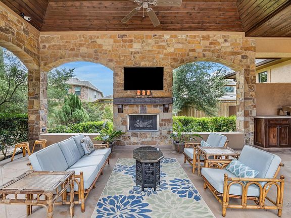 3rd image of 7611 Morgans Pond Ct