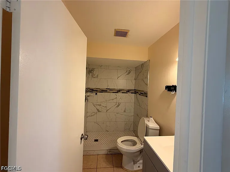 1212 SE 2nd Pl — Photo 7