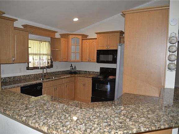 3rd image of 901 SW Sultan Dr