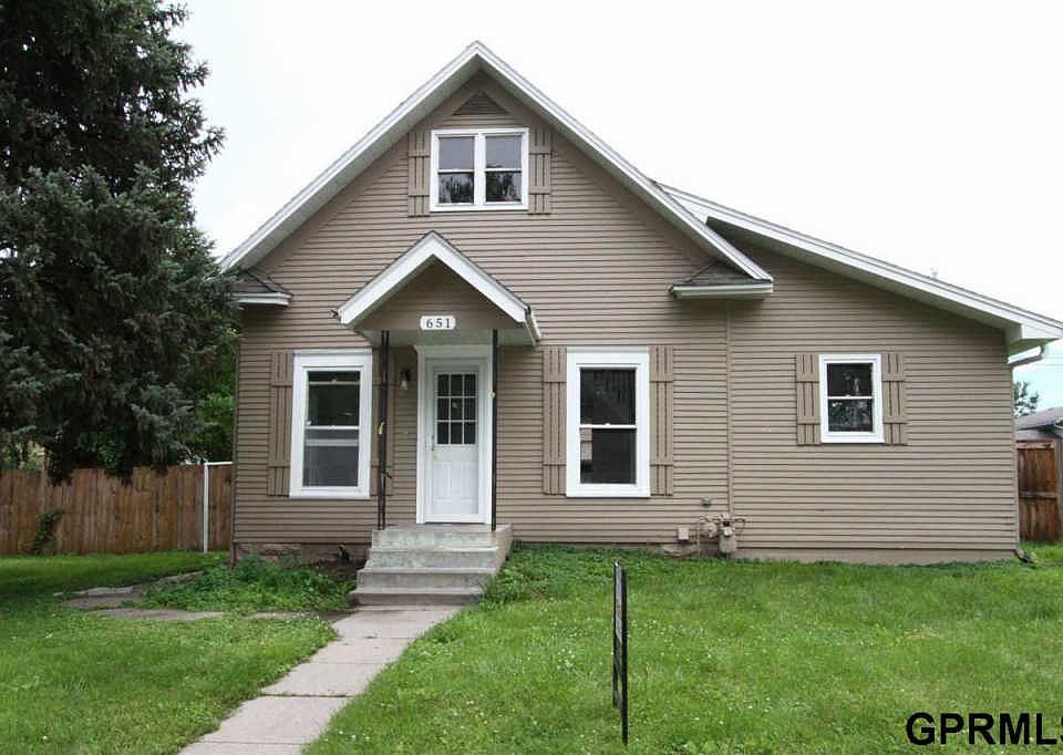 1st image of 651 W C St