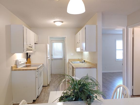 5th image of 801 Burcale Rd APT K-1