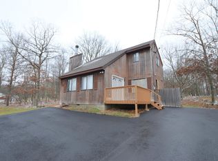 4841 Pine Ridge Dr W, Bushkill, PA 18324