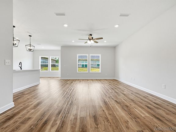 4th image of 333 Thornbird Loop