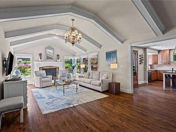 5th image of 1215 Sheridan Rd NE