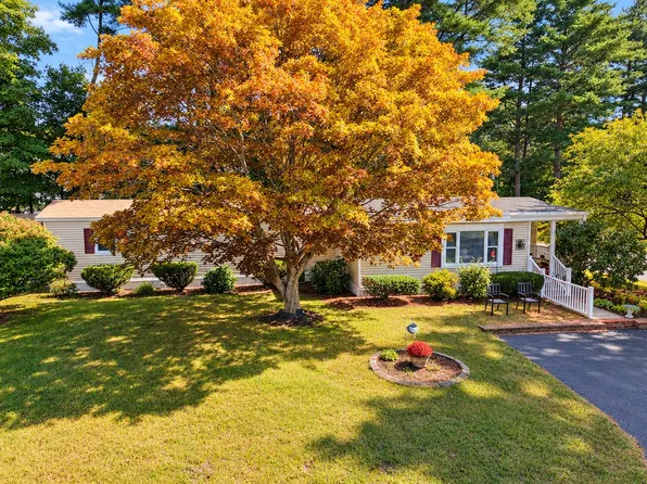 1 Lisa Cir, Merrimac, MA 01860