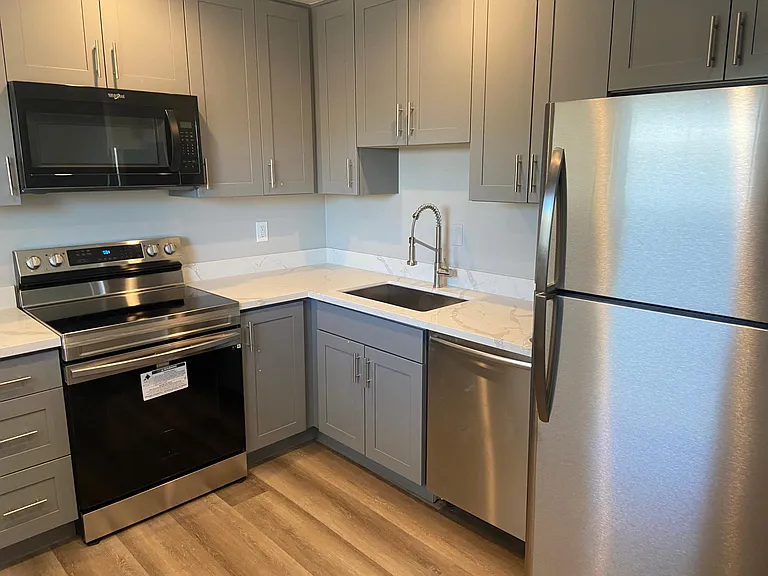 478 Milton Ave — Photo 4