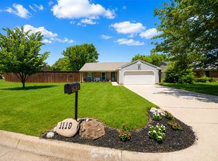 1119 Normandy Dr, Grapevine, TX 76051