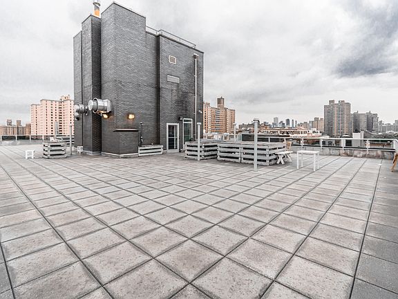 5th image of 196 Stanton St APT 4B