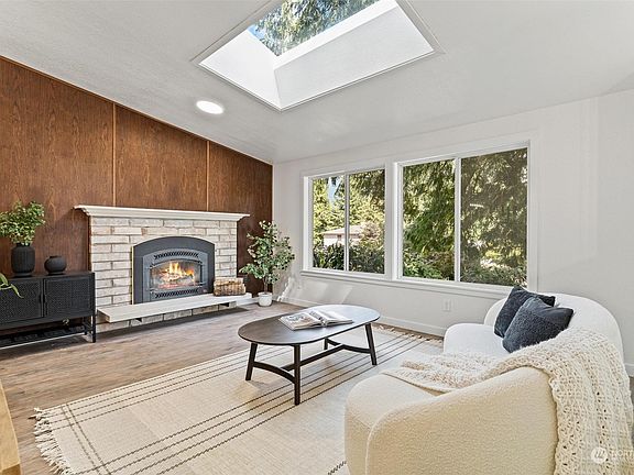 4th image of 17626 54th Avenue W