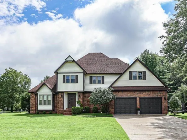 4400 Wellingborough Ln, Paducah, KY 42003