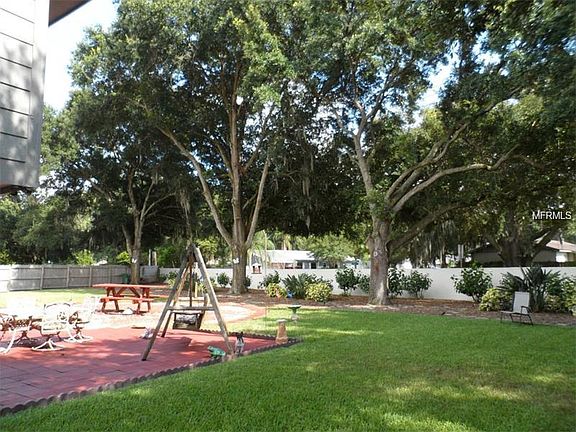 2nd image of 1331 Corner Oaks Dr