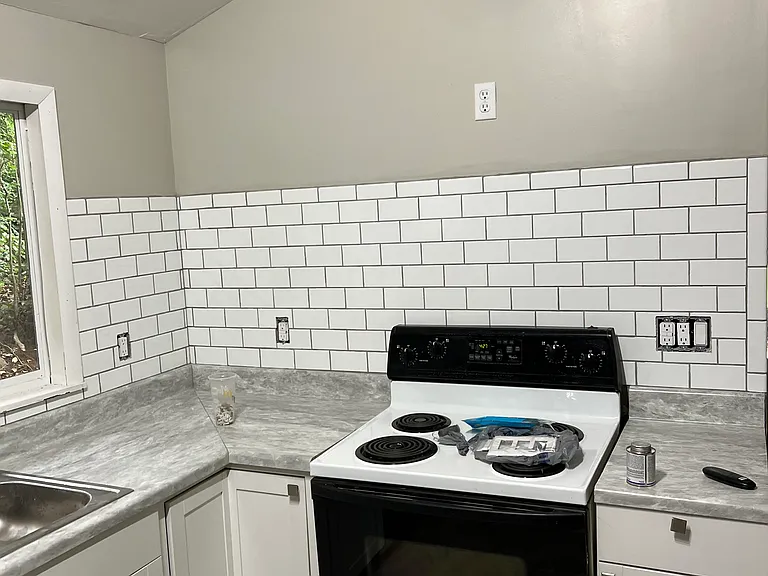 772 Zurich Cir — Photo 4