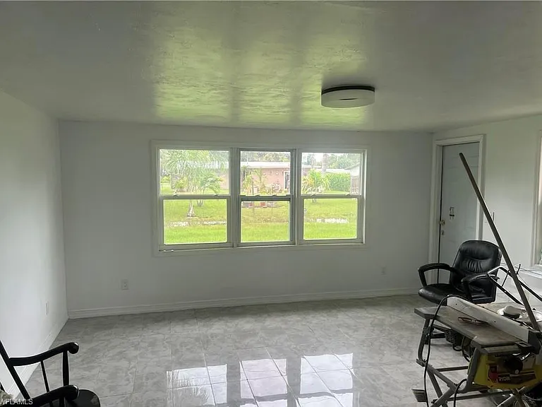 160 Brooks Rd — Photo 5