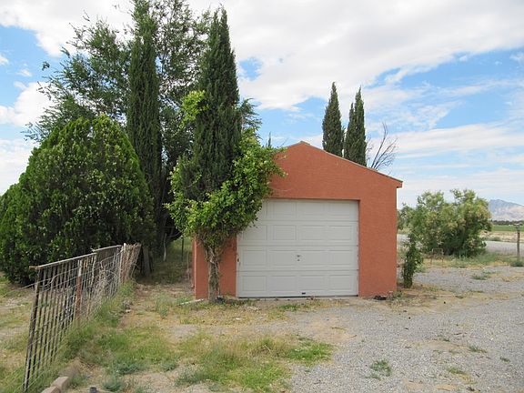 1 car detached garage