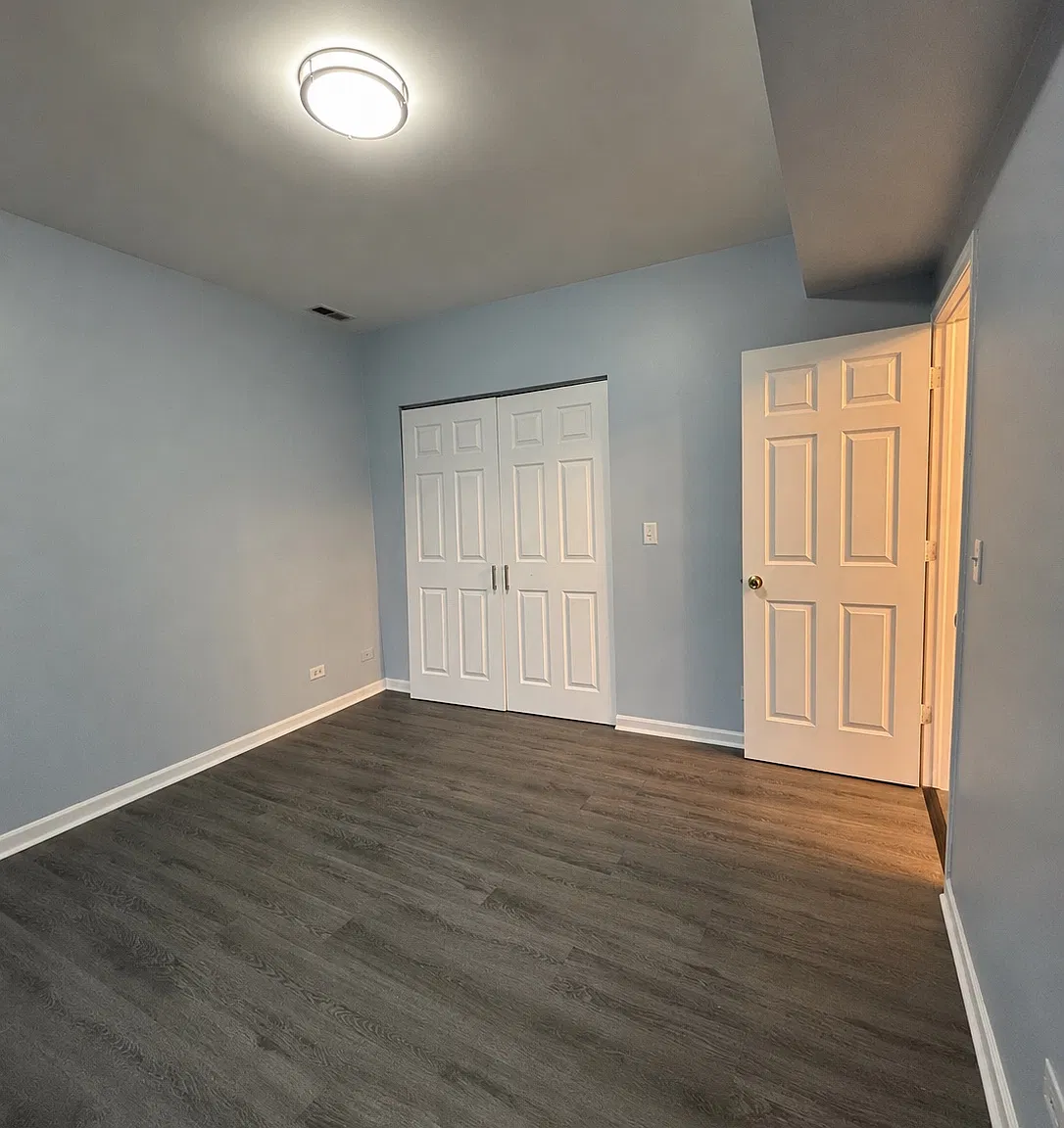 2 bed, 1000 sqft, $1,800 — Photo 3