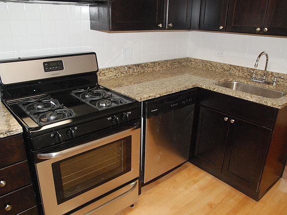 3rd image of 3546 N Bosworth Ave