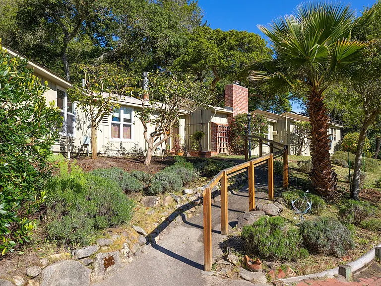 1451 La Madrona Dr — Photo 3