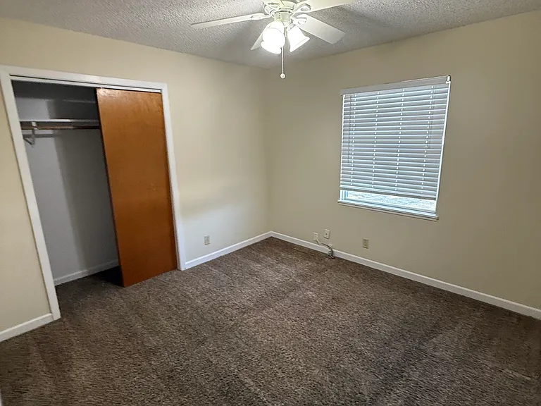 309 Currie Ave — Photo 6