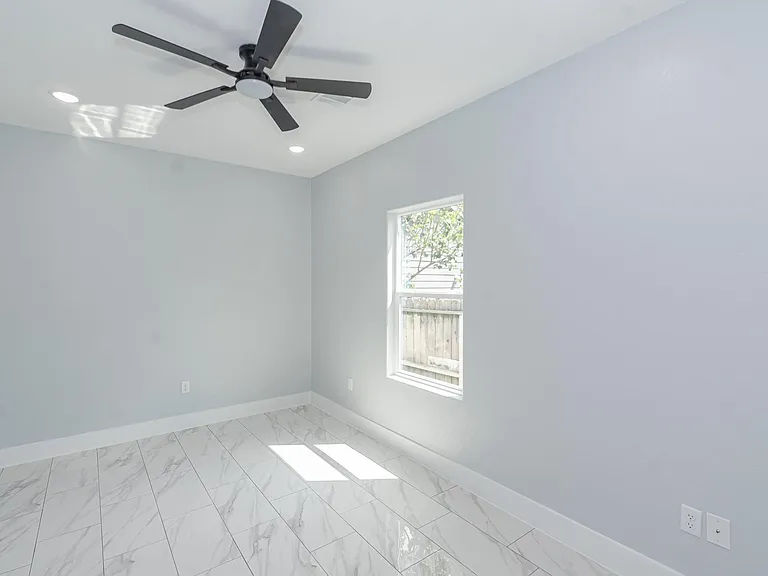 6513 Avenue B #B — Photo 14