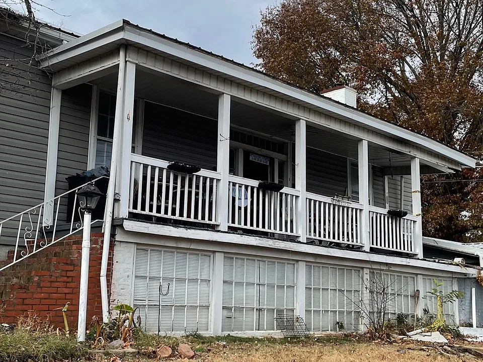405 N High St